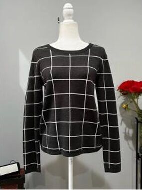 LOFT Black and White long sleeve blouse